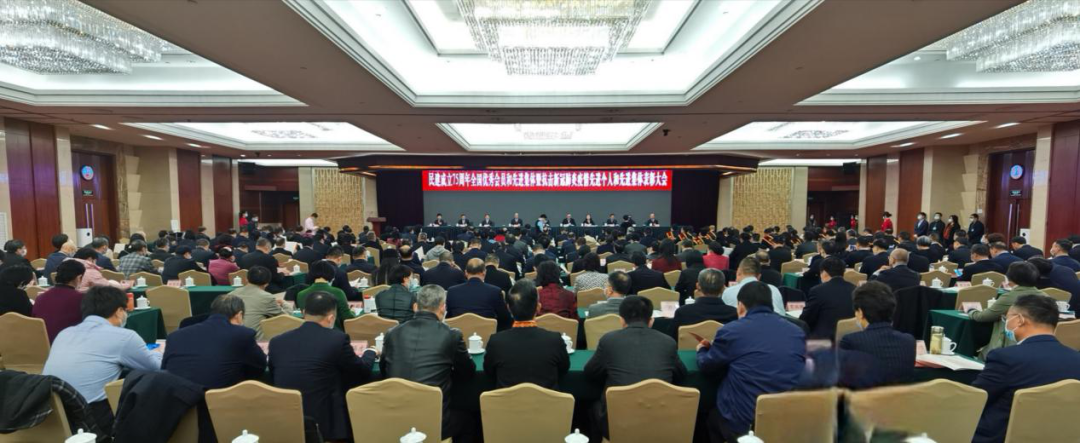 昌利公司龍其準董事長(cháng)獲民建中央表彰，授予“全國優(yōu)秀會(huì )員”榮譽(yù)稱(chēng)號